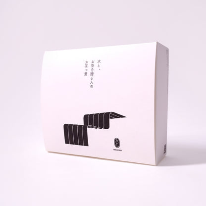 水と。お茶を贈る人のお茶っ葉