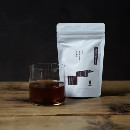 水と。お茶を贈る人の焙じ晩茶